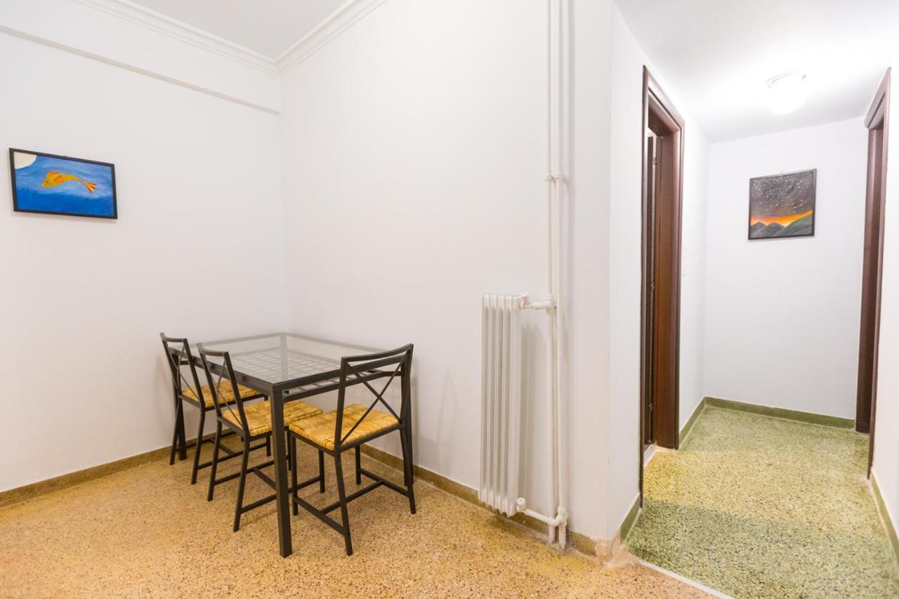 אתונה Apartment At Metaxourgio 1 Bed 2 Pers מראה חיצוני תמונה